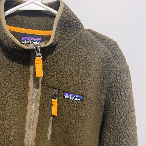 Patagonia Quarter Zip - Picture 4 of 4